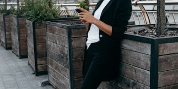 Androgynous Fashion Fails: Top 5 Mistakes & How to Fix Them - Cover Image