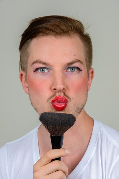 Master Men’s Contouring: Defined Jawline Makeup Tutorial